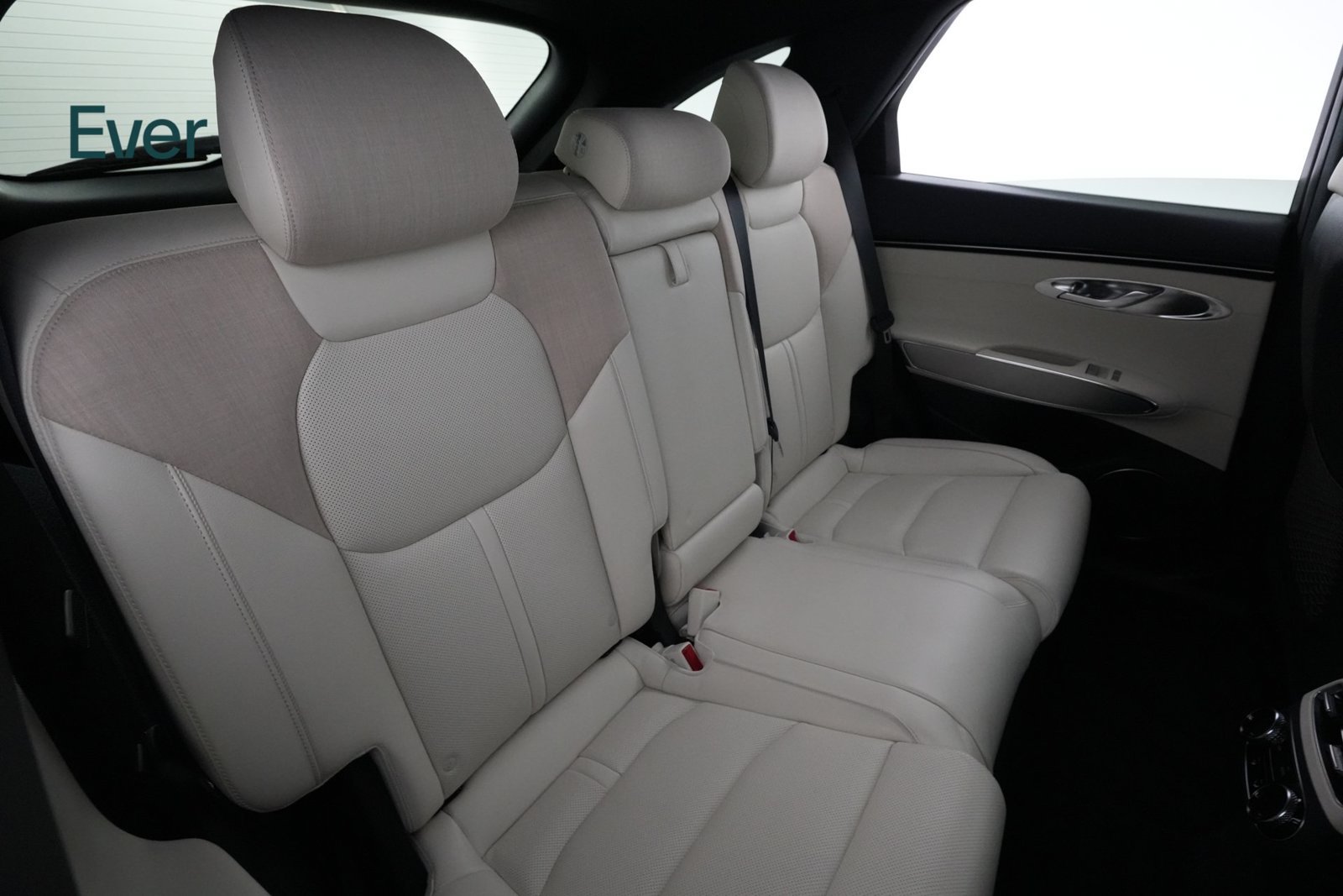 Used 2023 Genesis Electrified GV70 AWD/4WD image 5
