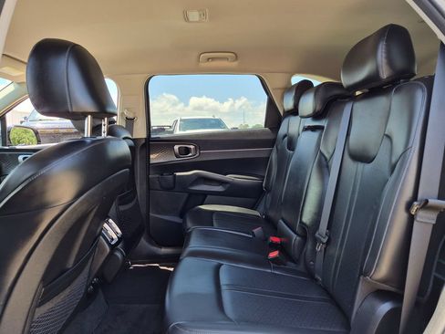 Used 2023 Kia Sorento S FWD image 33