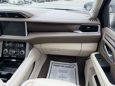 Used 2021 GMC Yukon XL Denali image 27