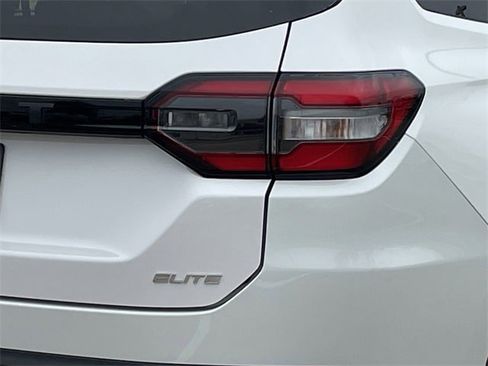 Certified 2025 Honda Pilot Elite image 7