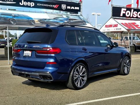 Used 2022 BMW X7 M50i w/ Dynamic Handling Package image 4