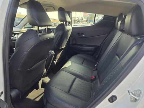 Used 2020 Toyota C-HR Limited image 12