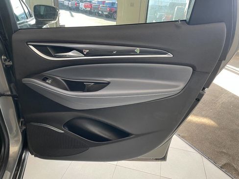Used 2019 Buick Enclave Essence image 26