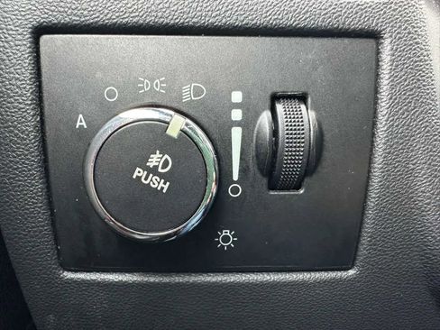 Used 2013 Dodge Challenger SXT Plus image 31