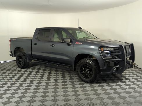 Used 2021 Chevrolet Silverado 1500 LT Trail Boss w/ Convenience Package II AWD/4WD image 8
