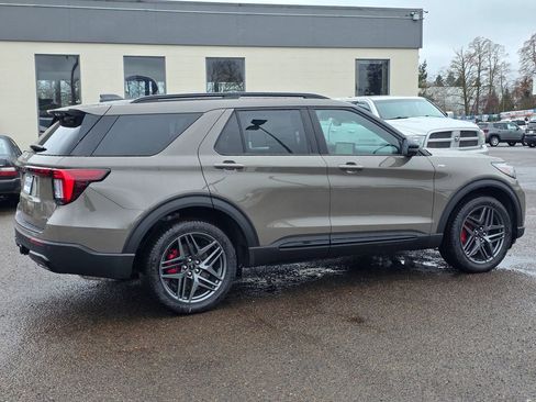 New 2026 Ford Explorer ST-Line w/ ST-Line Street Pack image 31