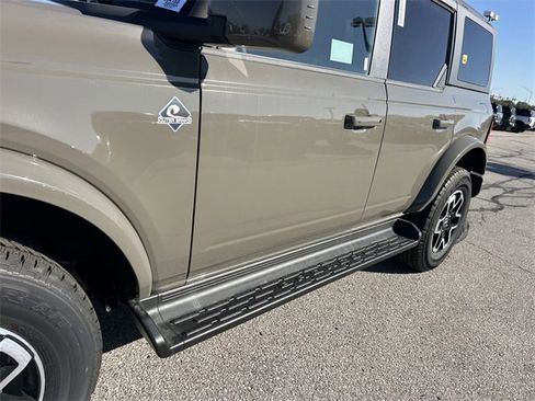 New 2025 Ford Bronco Outer Banks image 12