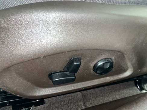 Used 2016 Jeep Renegade Latitude w/ Popular Equipment Group AWD/4WD image 14