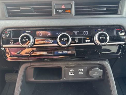 Used 2025 Honda Pilot Sport image 18