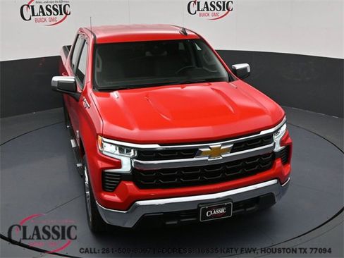 Used 2025 Chevrolet Silverado 1500 LT image 1