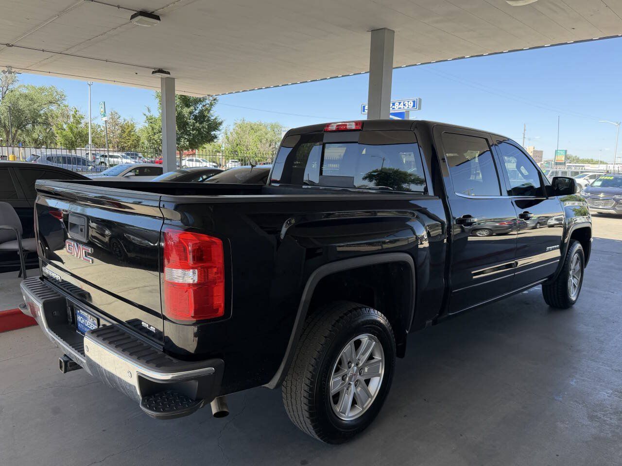 Used 2017 GMC Sierra 1500 SLE w/ SLE Value Package RWD image 4