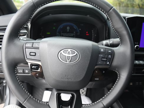 Certified 2025 Toyota Camry SE image 12