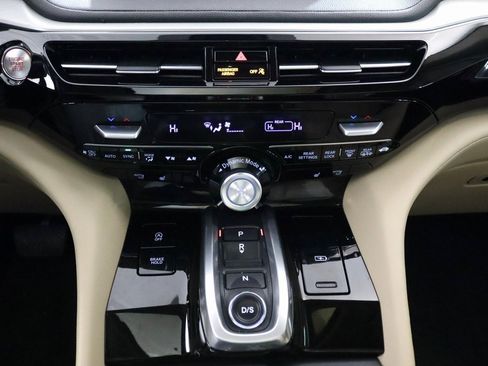 Used 2023 Acura MDX SH-AWD image 24