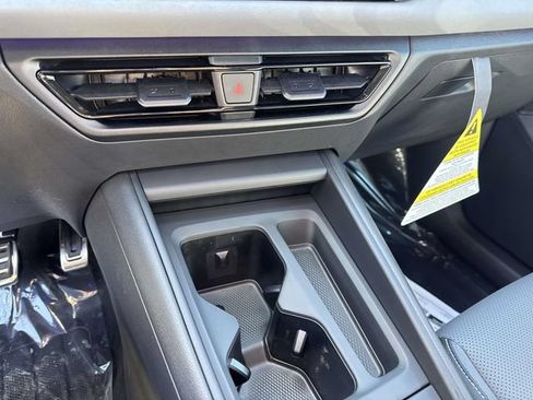 New 2026 Volkswagen Tiguan SE R-Line FWD image 23