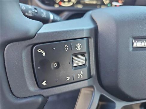 New 2025 Land Rover Defender 110 X-Dynamic SE image 19