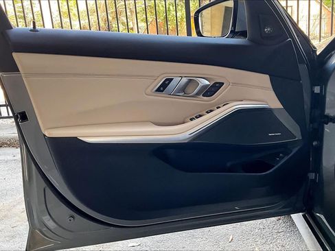 Used 2023 BMW 330i Sedan w/ Premium Package image 22