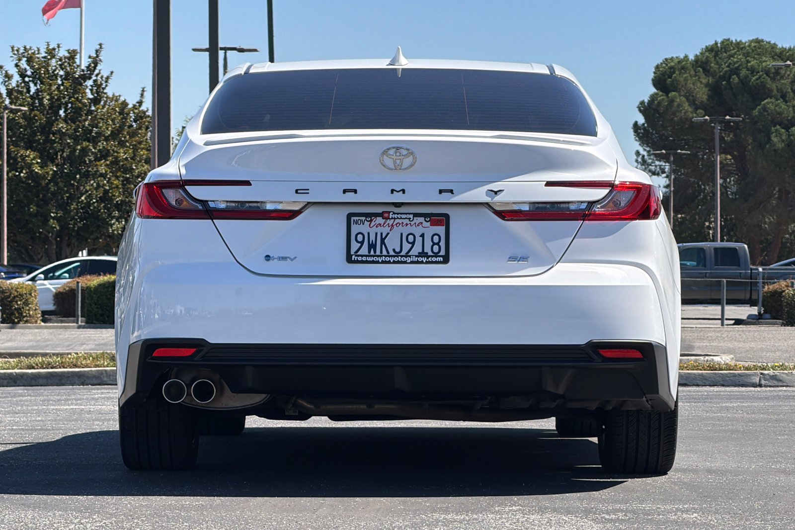 Used 2026 Toyota Camry SE w/ Convenience Package FWD image 5
