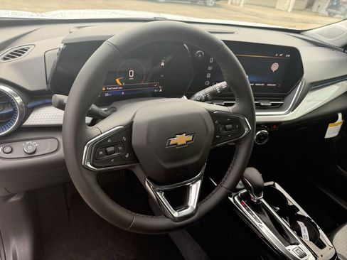 New 2026 Chevrolet Trax LT w/ Sunroof Package image 25
