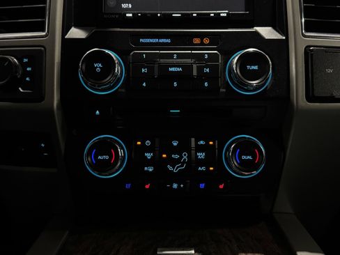 Used 2018 Ford F250 Lariat w/ Chrome Package AWD/4WD image 27