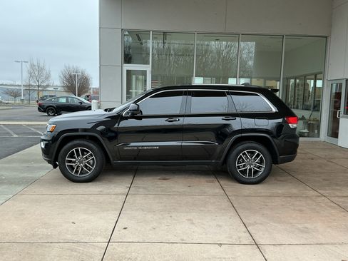 Used 2020 Jeep Grand Cherokee Laredo w/ 18" Wheel & 8.4" Radio Group image 19