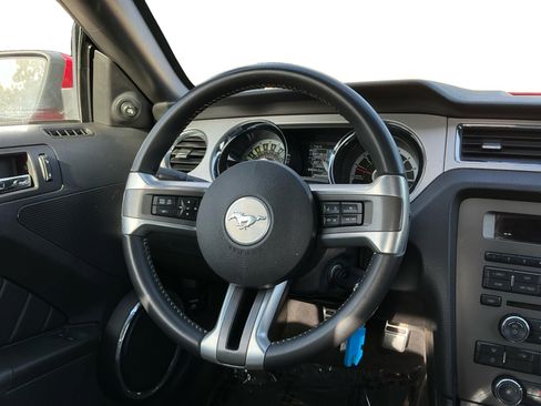 Used 2013 Ford Mustang Premium image 8