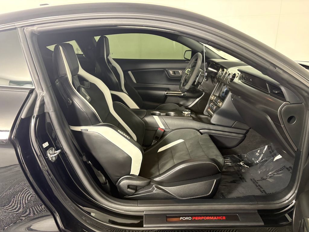 Certified 2020 Ford Mustang Shelby GT500 w/ Technology Package RWD image 31