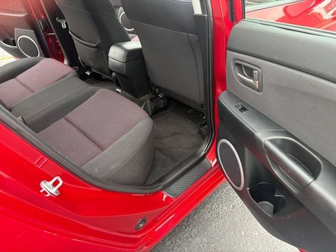 Used 2005 MAZDA MAZDA3 s FWD image 19