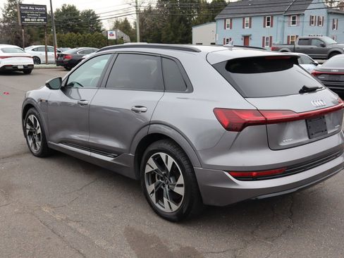 Used 2021 Audi e-tron Premium w/ Convenience Plus Package image 7