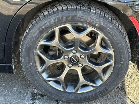 Used 2017 Chrysler 300 S image 9