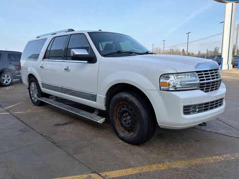 Used 2013 Lincoln Navigator L 4WD w/ HD Trailer Tow Pkg image 7