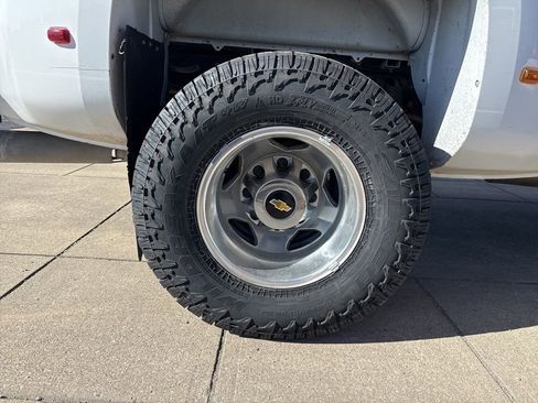 Used 2016 Chevrolet Silverado 3500 LT w/ LT Convenience Package image 32