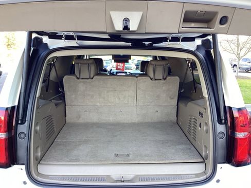Used 2019 Chevrolet Suburban Premier image 23
