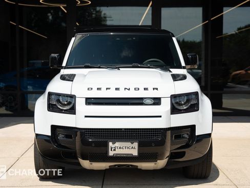 Used 2023 Land Rover Defender 110 V8 image 5