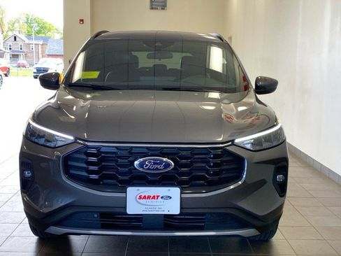 Certified 2025 Ford Escape ST-Line Select w/ Tech Pack #1 AWD/4WD image 3