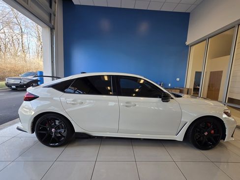 Certified 2024 Honda Civic Type R image 5