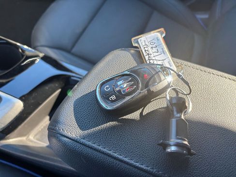 Used 2025 Buick Envista Sport Touring image 22