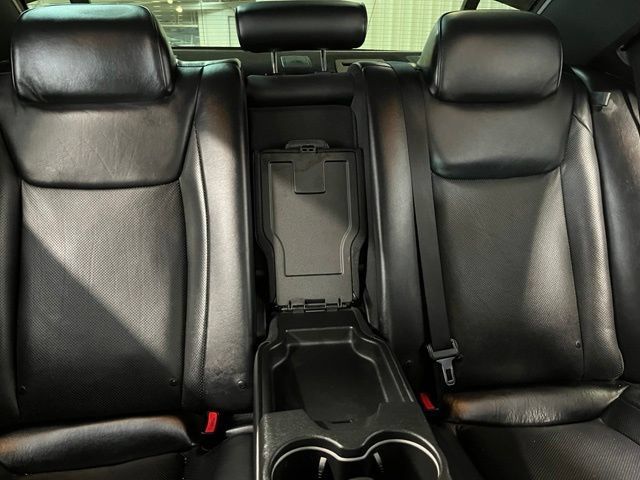 Used 2013 Chrysler 300 C RWD image 12