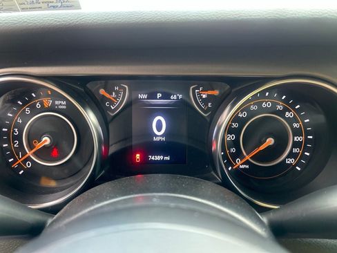 Used 2022 Jeep Gladiator Sport AWD/4WD image 14