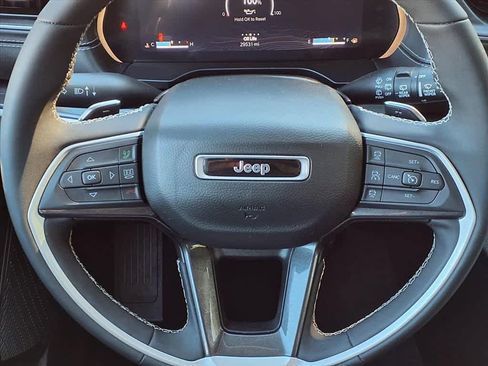 Used 2023 Jeep Grand Cherokee Laredo w/ Luxury Tech Group I image 17