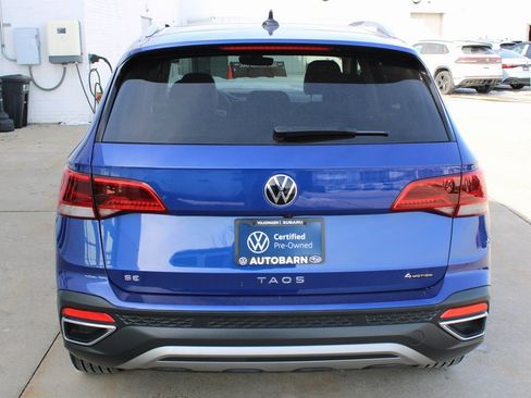 Certified 2023 Volkswagen Taos SE w/ Panoramic Sunroof Package image 5