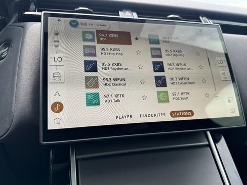 Used 2025 Land Rover Range Rover Velar Dynamic SE AWD/4WD image 20