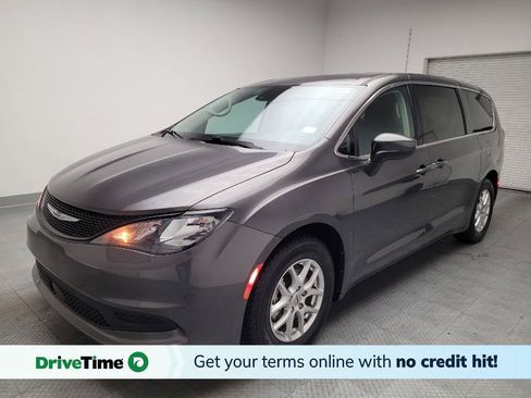 Used 2023 Chrysler Voyager LX FWD image 1