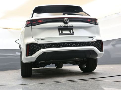 New 2026 Volkswagen Tiguan SEL R-Line AWD/4WD image 42