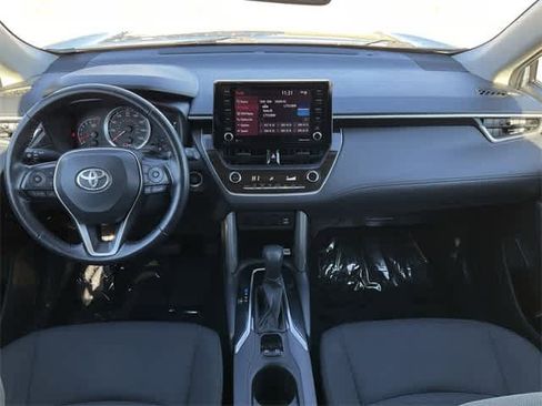 Used 2022 Toyota Corolla Cross LE image 18