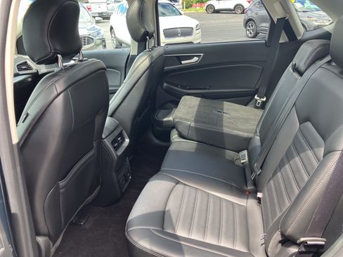 Used 2019 Ford Edge SEL w/ Equipment Group 201A AWD/4WD image 16