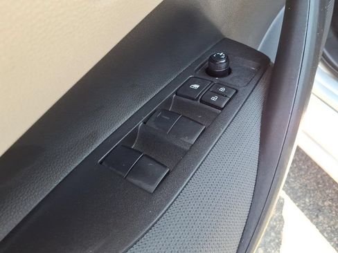 Used 2025 Toyota Corolla LE FWD image 8