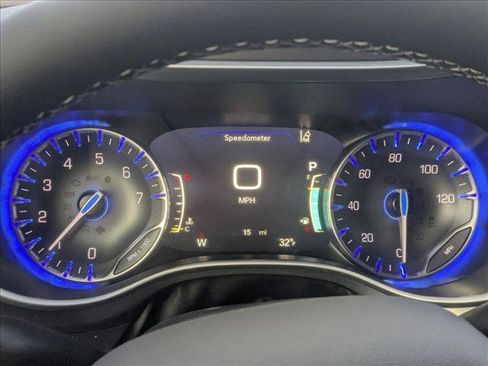 New 2026 Chrysler Pacifica Select image 11