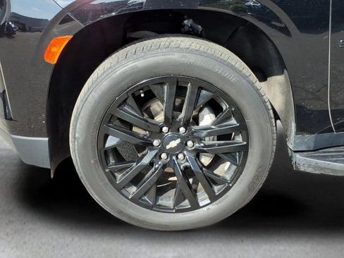Used 2023 Chevrolet Suburban LT w/ LT Signature Plus Package AWD/4WD image 10