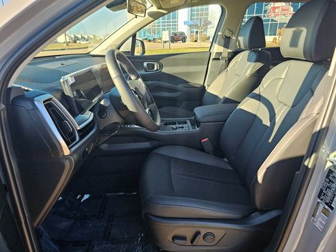 New 2026 Kia Sorento S image 6