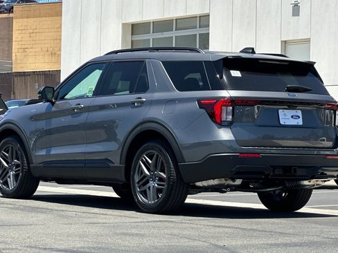 New 2026 Ford Explorer ST-Line w/ ST-Line Street Pack RWD image 5